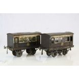 Two circa 1920 ML Ltd O gauge tin plate carriages, play worn