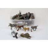 A collection of approx 25 x mainly Britains lead Zoo animals to include monkeys and panda's.