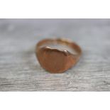 9ct rose gold Gents signet ring, partially rubbed engraved initials to head, ring size T