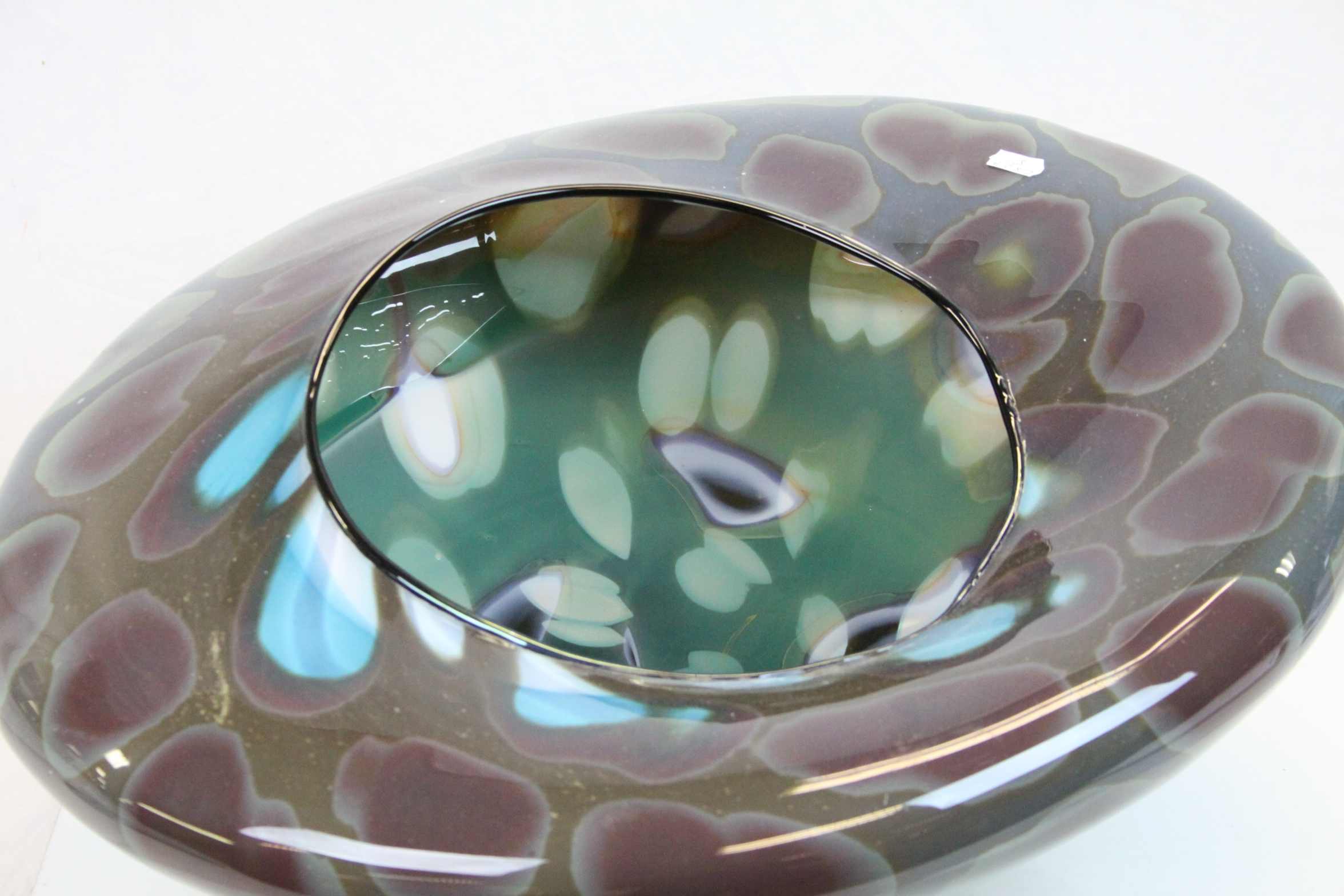 A large contemporary art glass vase/bowl - Image 3 of 6