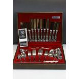 Oak cased Oneida silver plate cutlery set