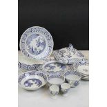 Comprehensive Masons old Chelsea pattern blue & white dinner service to include bowls, plates,