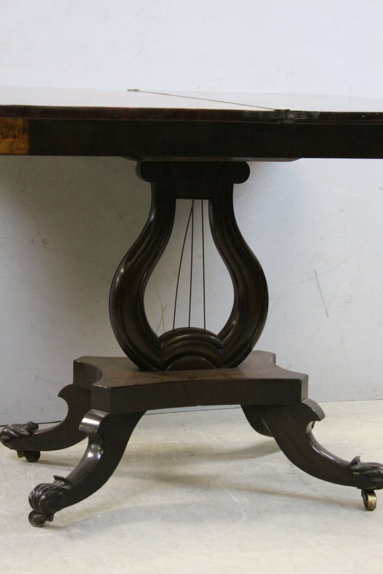 Regency Mahogany Tea Table on a Lyre Support and Swept Legs, 90cms wide - Image 4 of 6