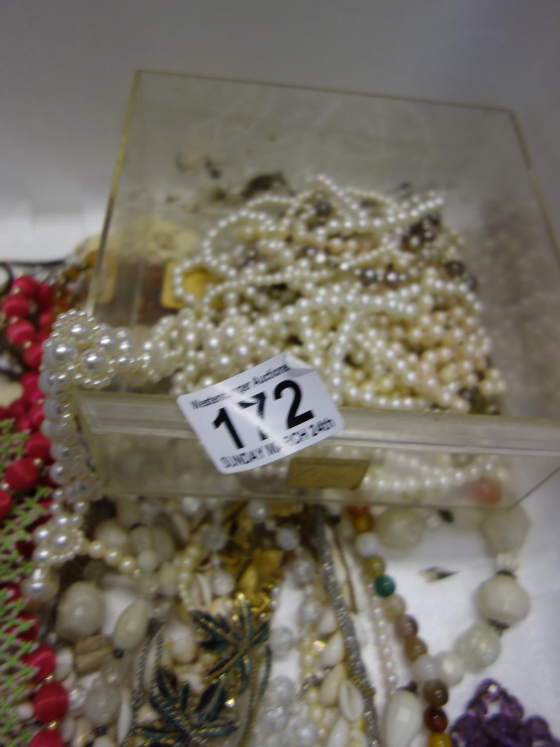 Large amount of necklaces including bead and stone necklaces, an amount of simulated pearl and pearl - Image 2 of 3