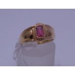 Superb 18ct gold Ladies ring set with pink Tourmaline, size L, 5.4 grams