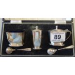 Birmingham SILVER boxed cruet set, each item h/m for Birmingham and makers mark D & F, 1925,