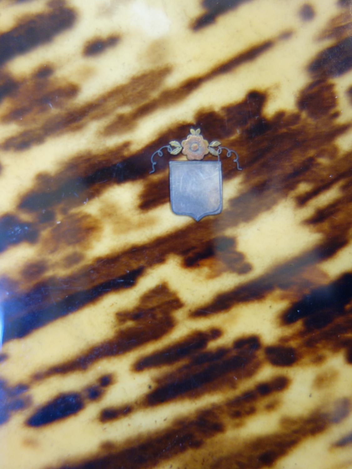 Tortoise shell and piquet ware with Mother of Pearl highlights, good quality 19 th century case, - Image 4 of 4