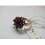 9ct garnet cluster ring approx size O