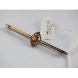 15ct gold pink stone bar brooch 6cm long 4.3g