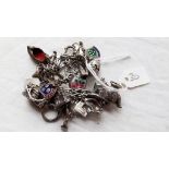 Vintage silver charm bracelet (68.7 grams)