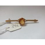 9ct citrine mounted bar brooch 5cm wide 4.2g