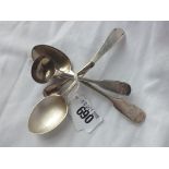 Victorian fiddle pattern salt spoon, Lon 1839 by BS etc. 60g.