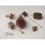 Bag antique jewellery etc