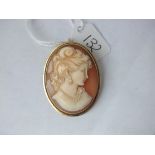 18ct gold framed classical cameo pendant brooch of a lady