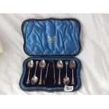 Boxed set of six Art Nouveau tea spoons and tongs, Shef 1911 by HA 80g.