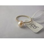 14ct gold and pearl ring approx size O