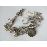 A silver charm bracelet 48g.