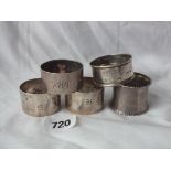 Group of five napkin rings, 115g.