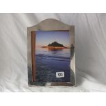 Large good quality photo frame with arched top, 10.5” high Lon