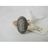 9ct Wedgwood ring approx size N