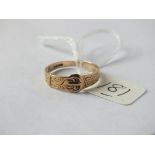 9ct buckle ring approx size O 1.7g