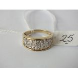 Attractive gold wide band diamond ring of Greek key design approx size O 3.2g