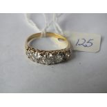18CT GOLD FIVE STONE DIAMOND RING in carved mount (with diamond points two edges – one point