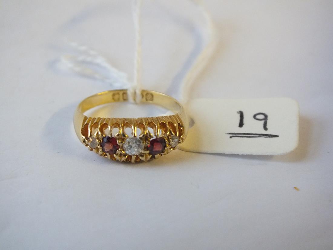 Victorian style five stone diamond and ruby ring set in 18ct Chester 1910 - Size L