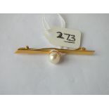 Chinese 18ct. gold brooch set with a pearl, 3.5g.