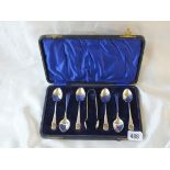 Boxed set of six OE pattern tea spoons, B’ham 1919 by ISG 105g.