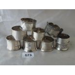 Group of eight napkin rings 200g.