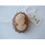 9ct. cameo ladies head 1” long