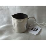 Small cream jug with sparrow beak pouring leap, 2.5” over handle .800 28g.