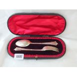 Boxed Albany pattern Victorian christening spoon and fork, Lon 1895 and later 70g.