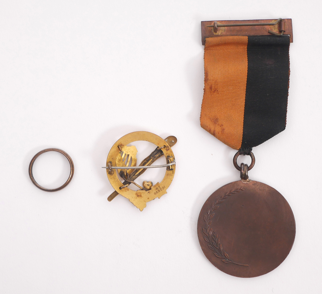 1917-1921 War of Independence service medal and a gilt metal brooch. The brooch engraved "Erin", - Image 2 of 2