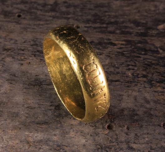 A French Antique Gold "Poésie" Ring, probably 17th Century,