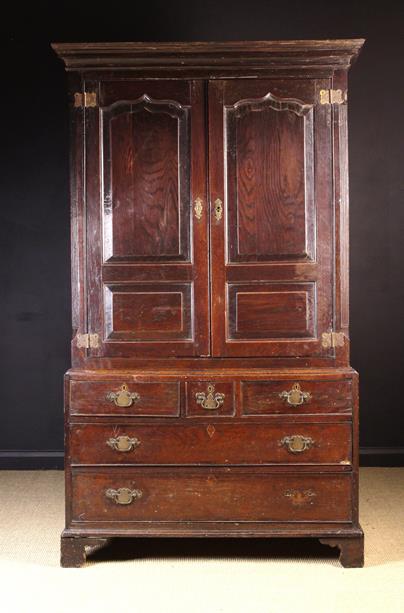 An 18th Century Welsh Joined Oak Linen Press (A/F).