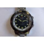 A gents stainless steel Sicura divers 23 jewel super waterproof 400 wristwatch on stainless steel