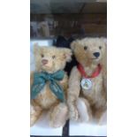 Two Steiff teddy bears Club bear 2004 Franz, 32cm, number 4217 limited to year 2004, also 2008