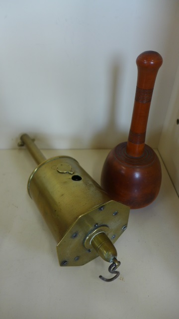 A clockwork brass spit and a mallet - Image 2 of 2