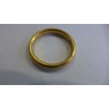 A 22ct gold ring, size O, approx 5.5g in good condition