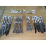 A six setting Kings pattern silver plated set of cutlery in good condition