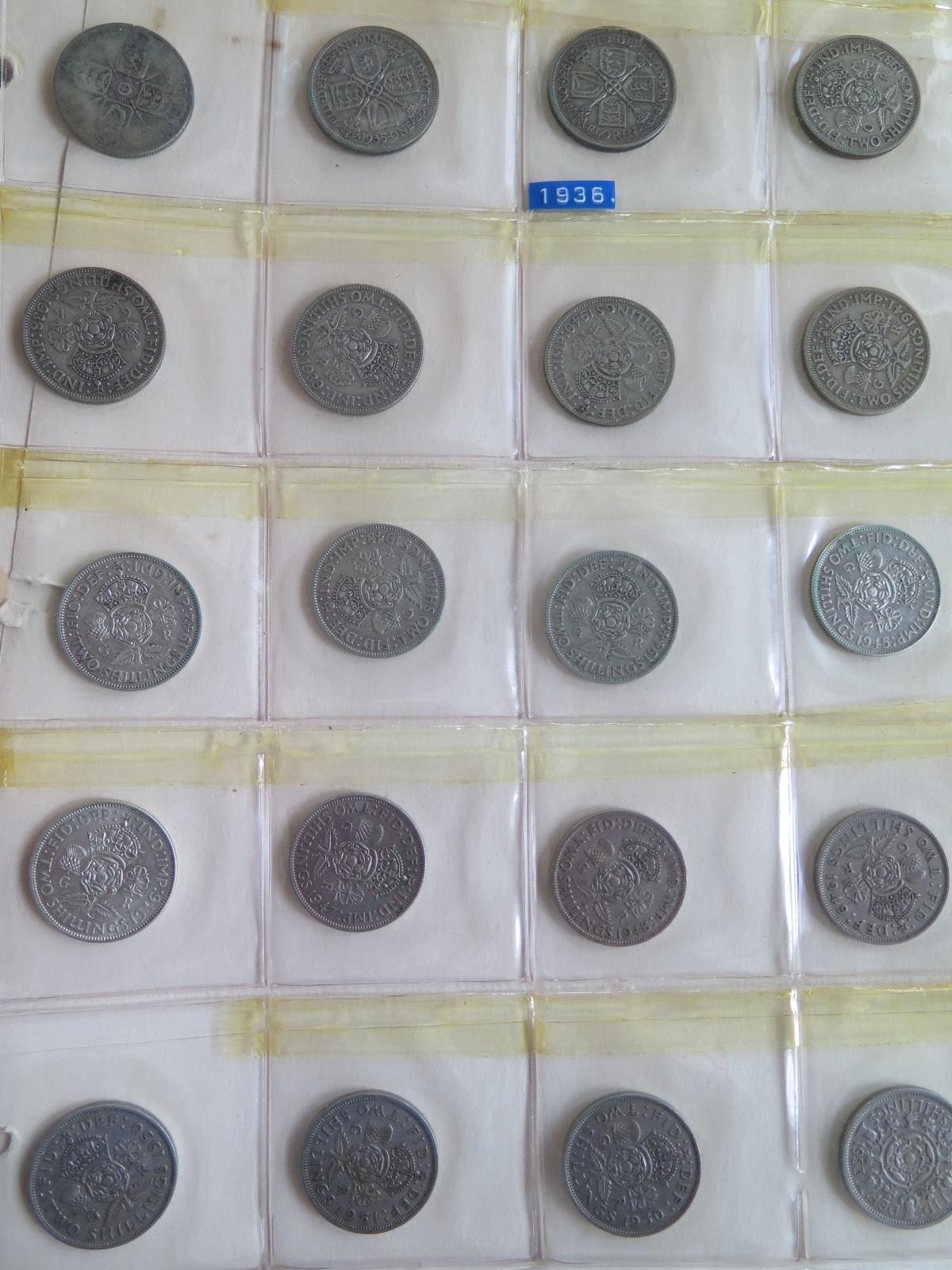 A collection of British coinage including some pre 1946, US coins and commemorative coins, with - Image 3 of 4