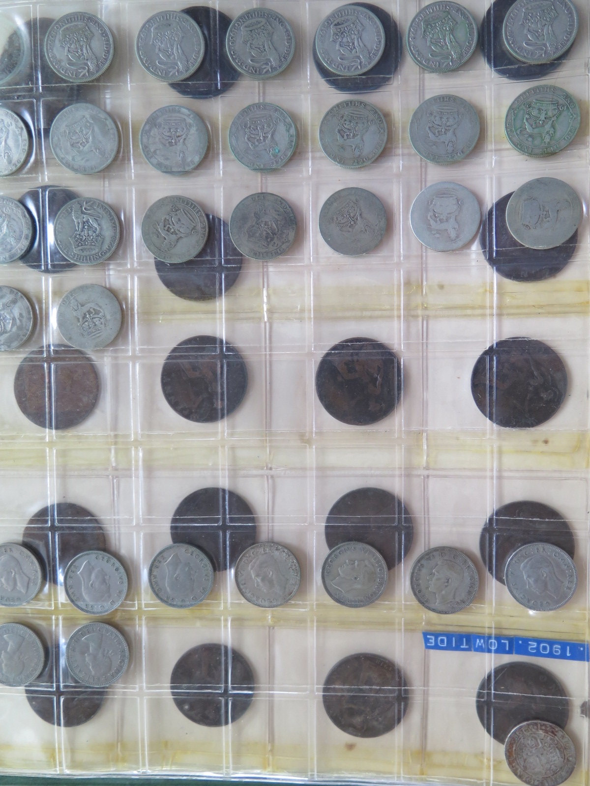 A collection of British coinage including some pre 1946, US coins and commemorative coins, with - Image 4 of 4