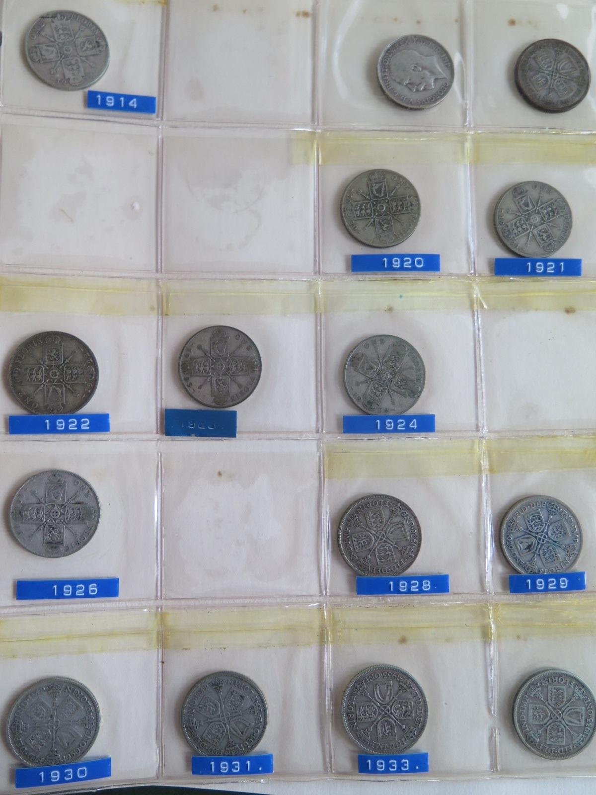 A collection of British coinage including some pre 1946, US coins and commemorative coins, with - Image 2 of 4