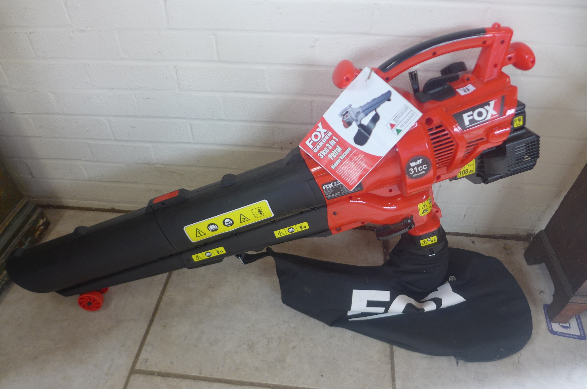 A two stroke petrol fox Wolf 31cc blower, vacuum in very good condition, only used a few times