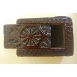 An 18th century snuff box 7cm wide