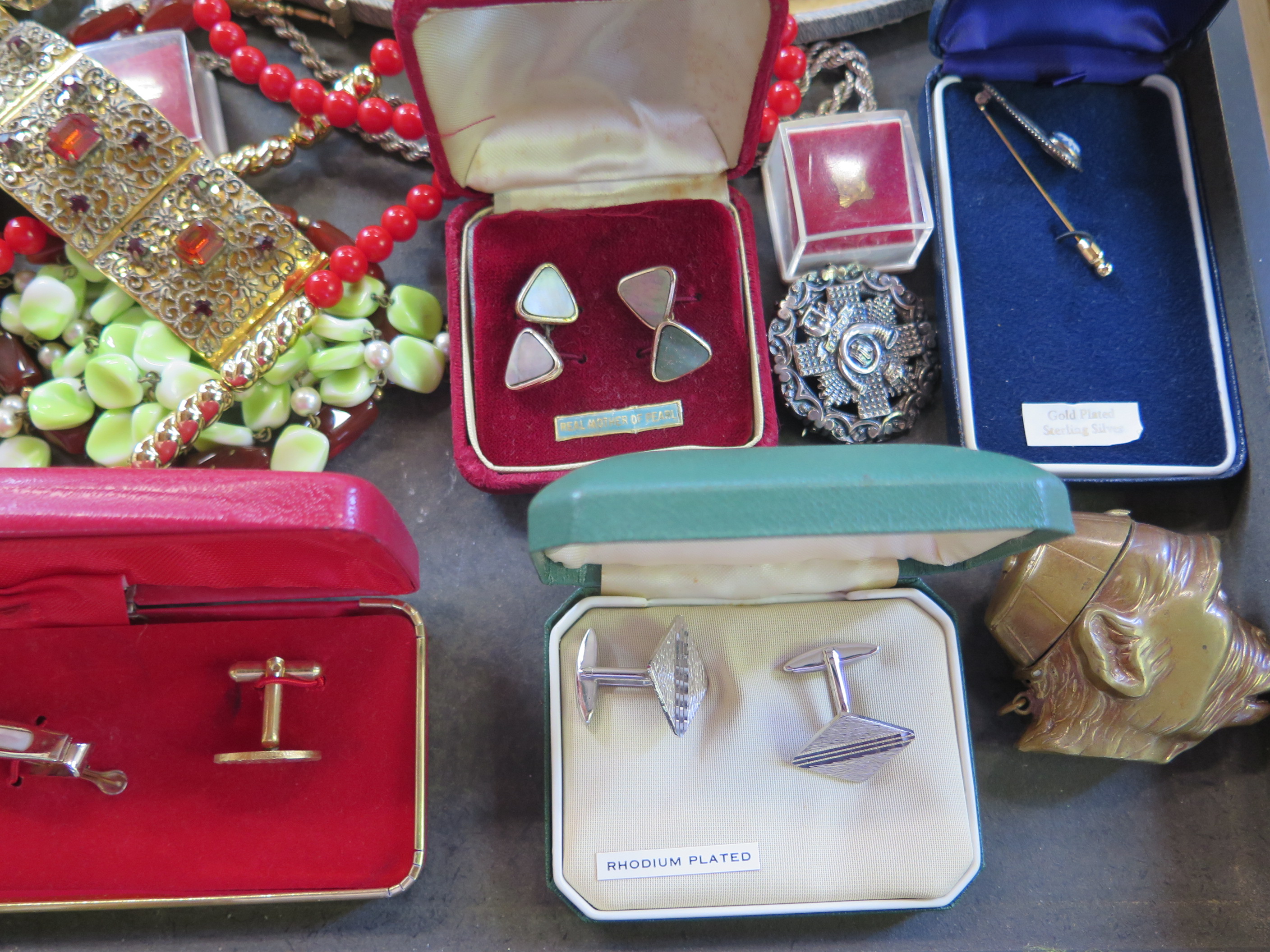 A collection of assorted jewellery, including a monkey head brass vesta - Image 3 of 5