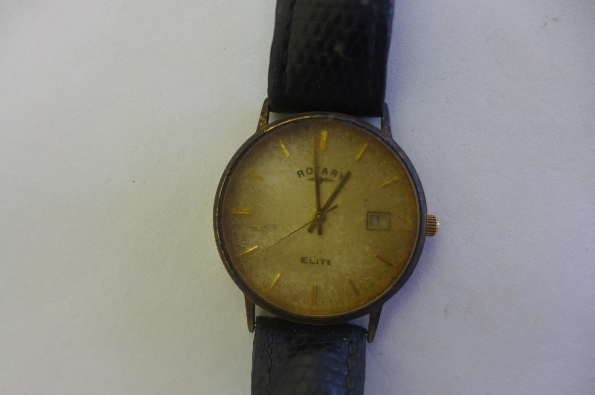 A 9ct Rotary Elite wristwatch on a leather strap not working, total weight approx 33 grams - Image 2 of 3