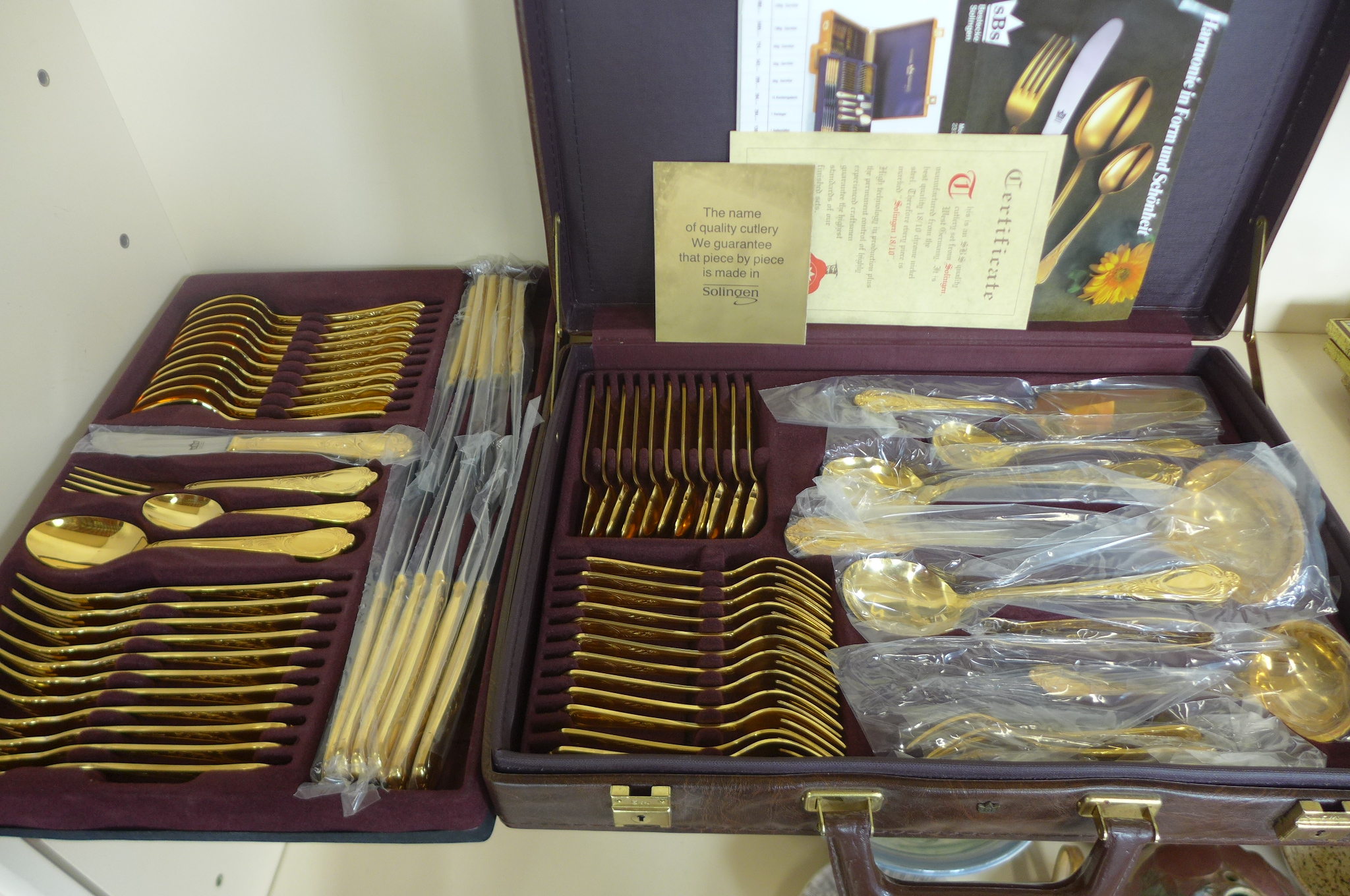 A SBS Bestecke Solingen gold plated twelve setting canteen of cutlery in fitted case, in unused - Image 3 of 3